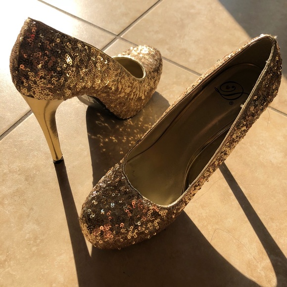 GLITTER Platform Heels. Size 7. Like New. - Picture 3 of 7